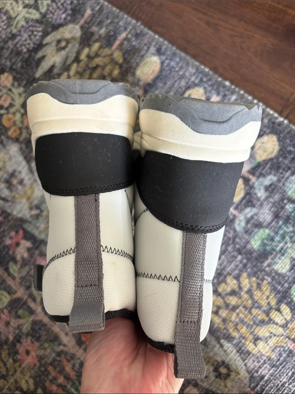 Kids Waterproof Winter Boots in Light Gray and Black - Size 3